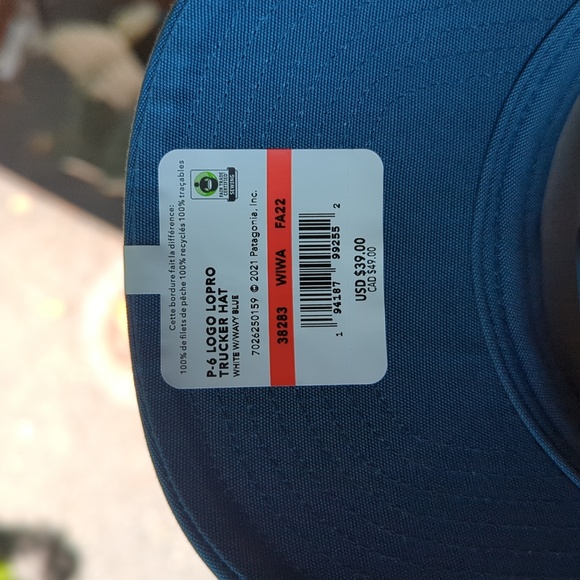 PATAGONIA LoPro P-6 Trucker Mesh Hat/Cap Low Crown White/Wavy Blue NEW - Picture 4 of 6